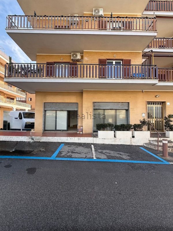 ufficio in vendita a Ladispoli in zona Marina di San Nicola