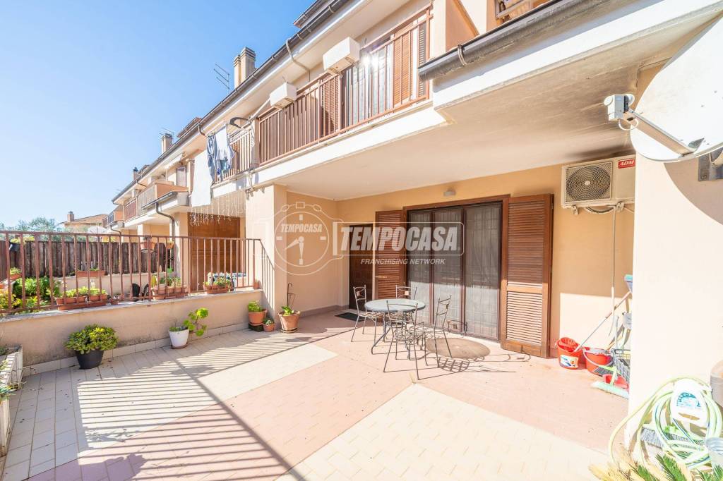 casa indipendente in vendita a Ladispoli