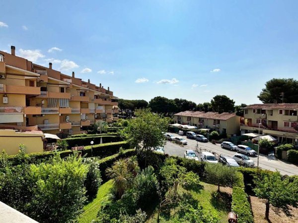 appartamento in vendita a Ladispoli in zona Marina di San Nicola