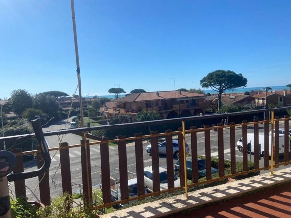appartamento in vendita a Ladispoli in zona Marina di San Nicola