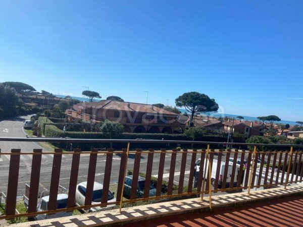 appartamento in vendita a Ladispoli in zona Marina di San Nicola