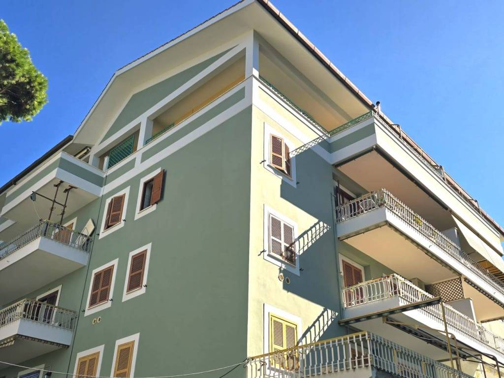 appartamento in vendita a Ladispoli in zona Marina di San Nicola