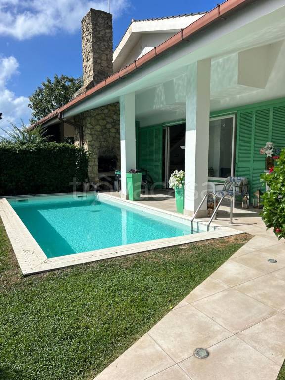 casa indipendente in vendita a Ladispoli in zona Marina di San Nicola