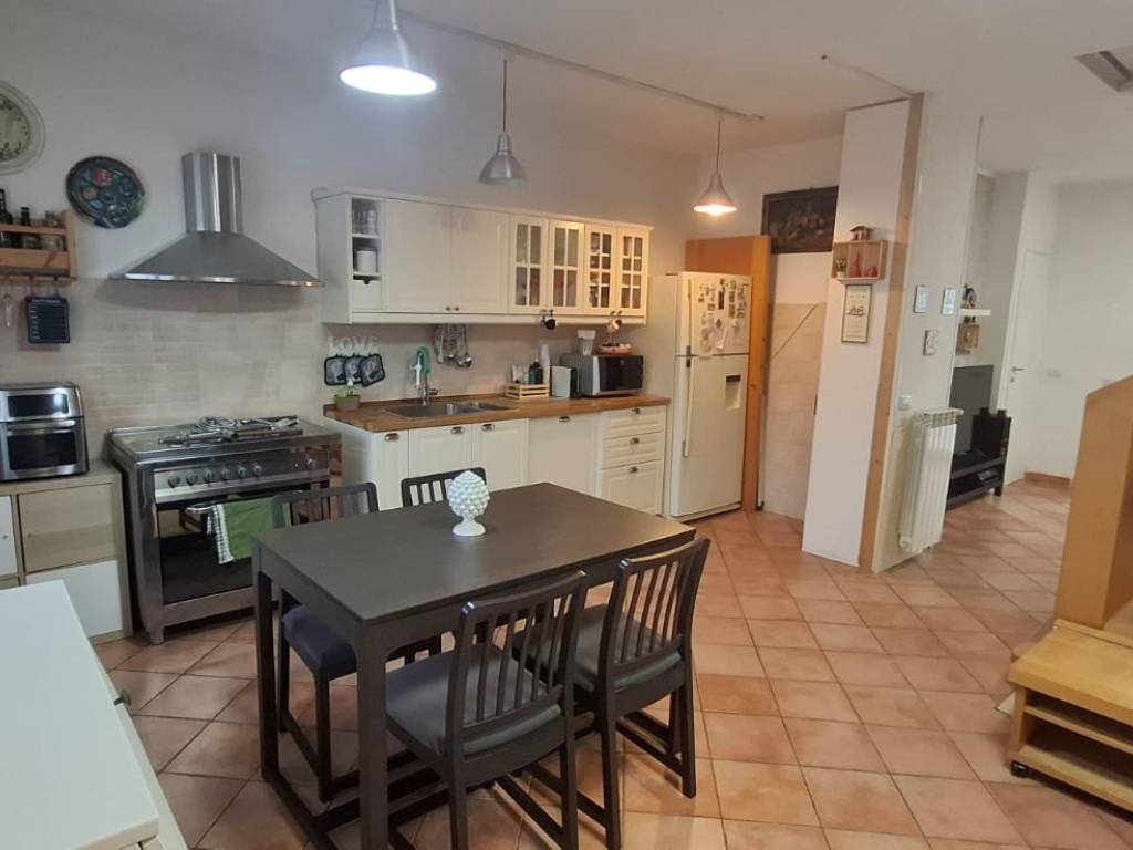 casa indipendente in vendita a Ladispoli