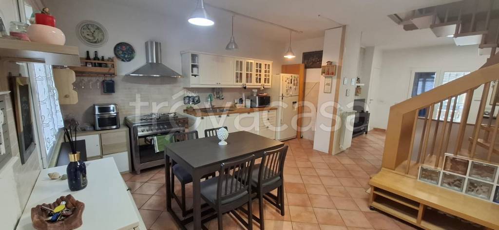 casa indipendente in vendita a Ladispoli