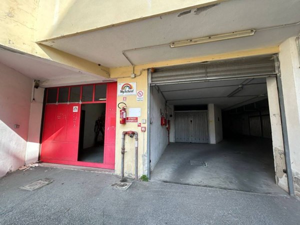 locale commerciale in vendita a Ladispoli