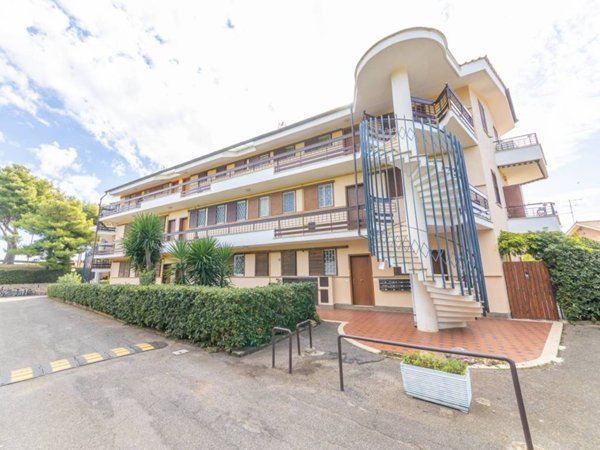 appartamento in vendita a Ladispoli in zona Marina di San Nicola