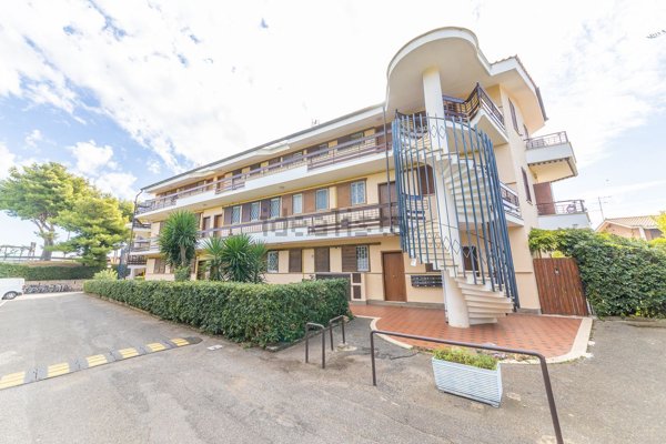 appartamento in vendita a Ladispoli in zona Marina di San Nicola