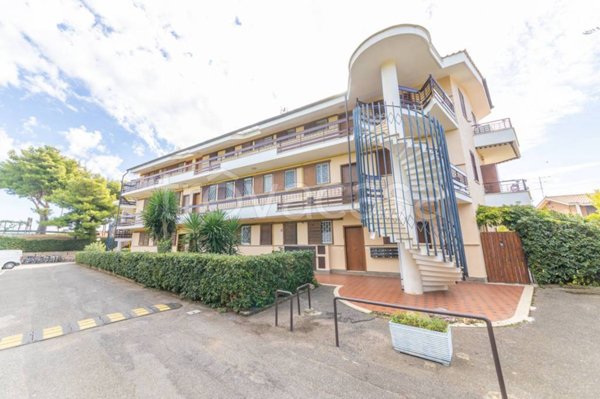 appartamento in vendita a Ladispoli in zona Marina di San Nicola