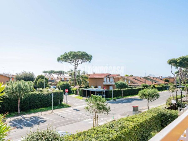 appartamento in vendita a Ladispoli in zona Marina di San Nicola