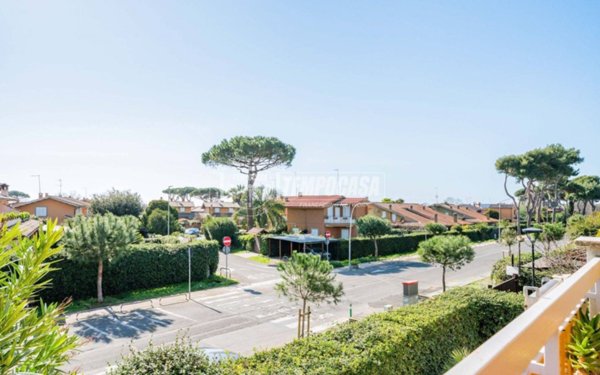 appartamento in vendita a Ladispoli in zona Marina di San Nicola