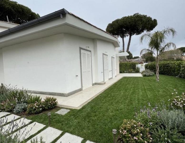 casa indipendente in vendita a Ladispoli in zona Marina di San Nicola