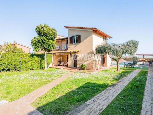 casa indipendente in vendita a Ladispoli in zona Marina di San Nicola