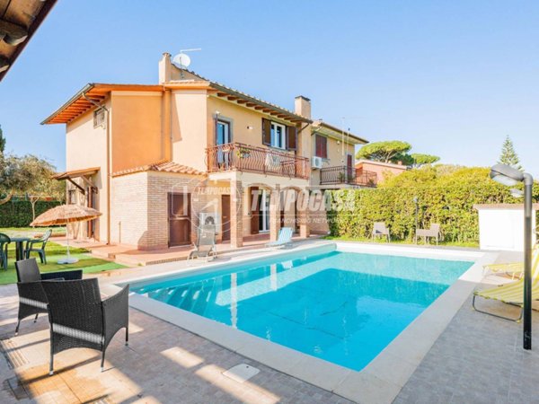 casa indipendente in vendita a Ladispoli in zona Marina di San Nicola