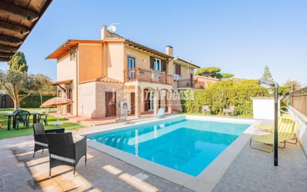 casa indipendente in vendita a Ladispoli in zona Marina di San Nicola