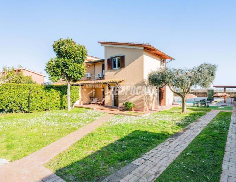 casa indipendente in vendita a Ladispoli in zona Marina di San Nicola