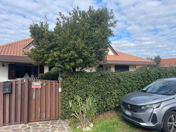 casa indipendente in vendita a Ladispoli