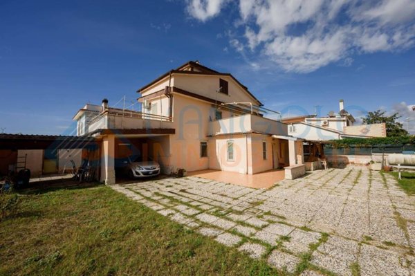 casa indipendente in vendita a Ladispoli