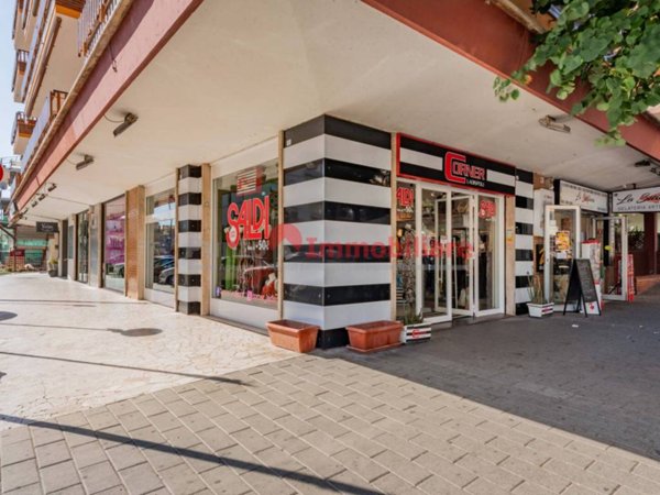 negozio in vendita a Ladispoli