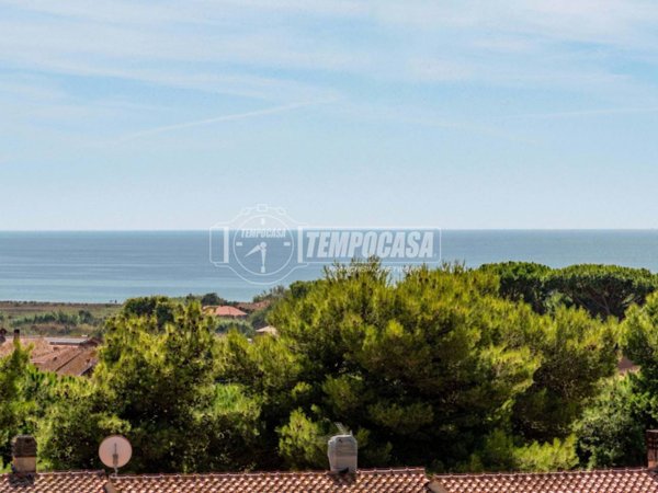 appartamento in vendita a Ladispoli in zona Marina di San Nicola