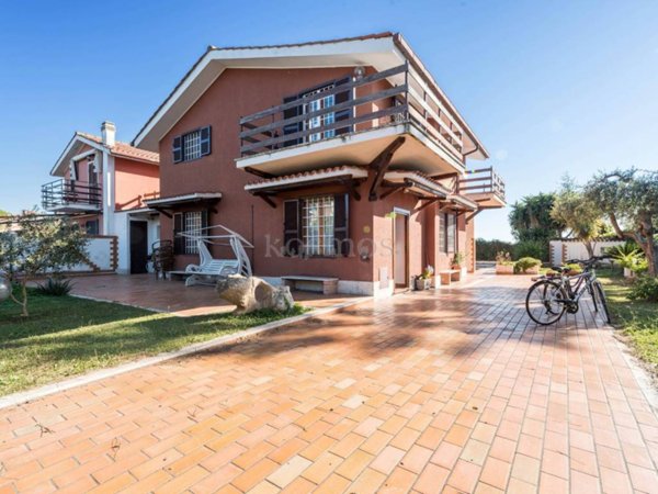 casa indipendente in vendita a Ladispoli in zona Marina di San Nicola