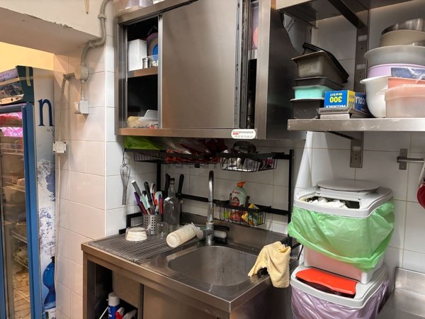 negozio in vendita a Ladispoli