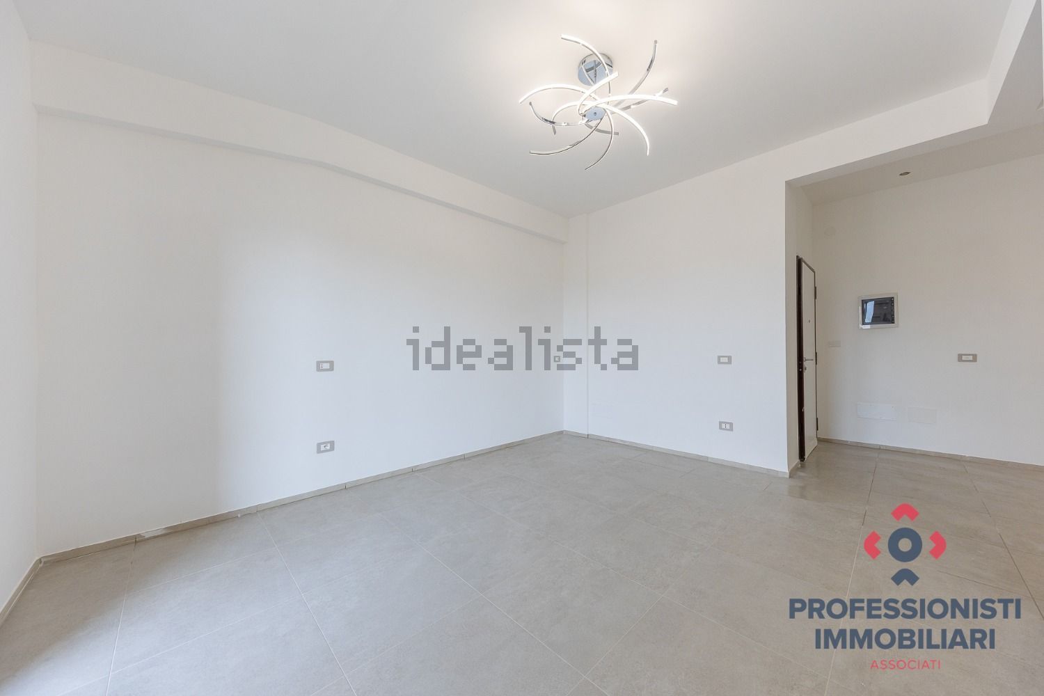 appartamento in vendita a Ladispoli in zona Marina di San Nicola