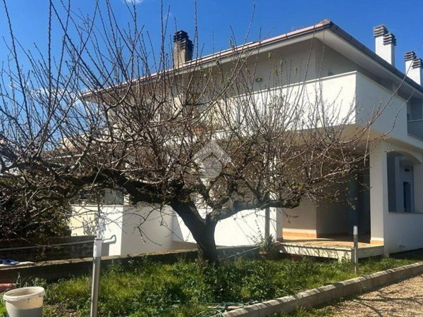 casa indipendente in vendita a Ladispoli