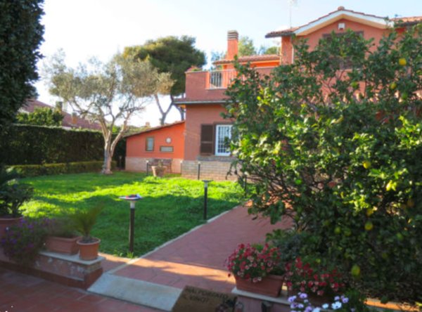 casa indipendente in vendita a Ladispoli in zona Marina di San Nicola