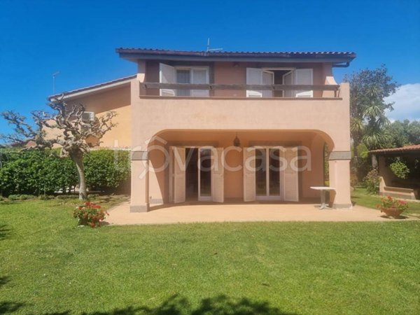 casa indipendente in vendita a Ladispoli in zona Marina di San Nicola