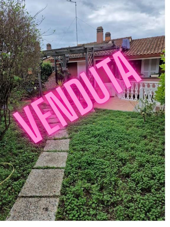 casa indipendente in vendita a Ladispoli in zona Marina di San Nicola