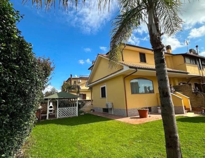 casa indipendente in vendita a Ladispoli