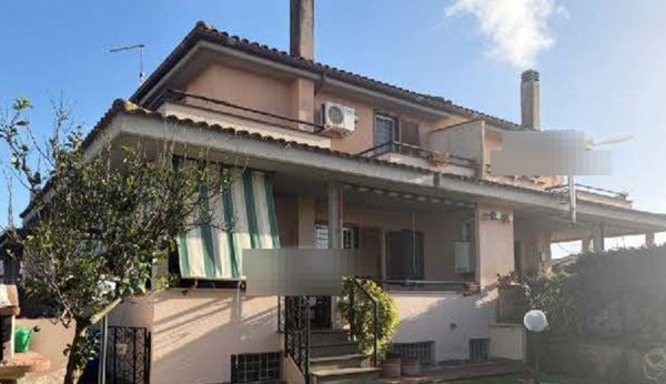 casa indipendente in vendita a Ladispoli