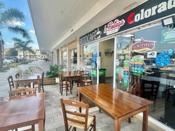 negozio in vendita a Ladispoli