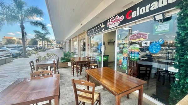 negozio in vendita a Ladispoli