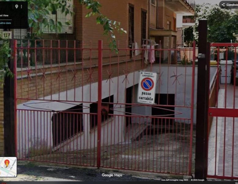 locale di sgombero in vendita a Ladispoli