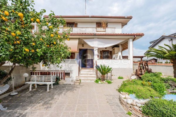 casa indipendente in vendita a Ladispoli