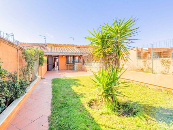 casa indipendente in vendita a Ladispoli in zona Marina di San Nicola