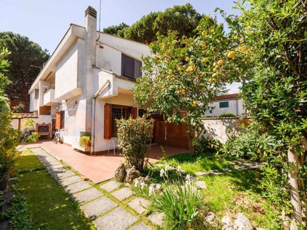casa indipendente in vendita a Ladispoli
