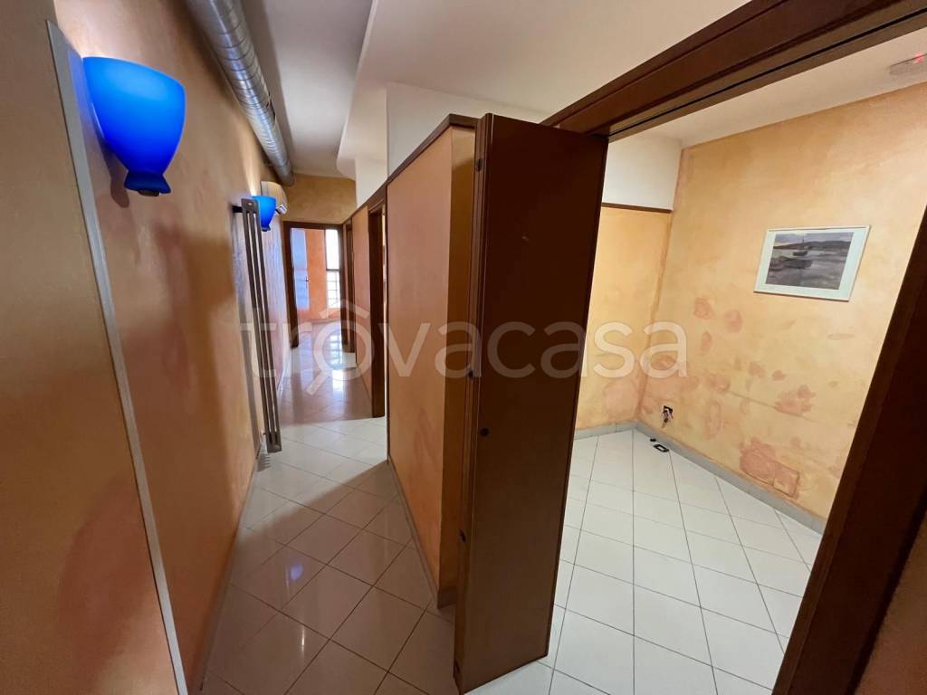 negozio in vendita a Ladispoli