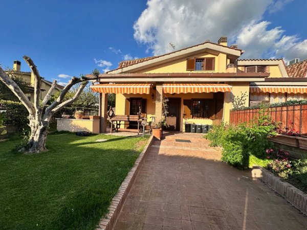 casa indipendente in vendita a Ladispoli