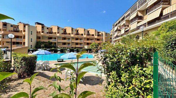 appartamento in vendita a Ladispoli in zona Marina di San Nicola