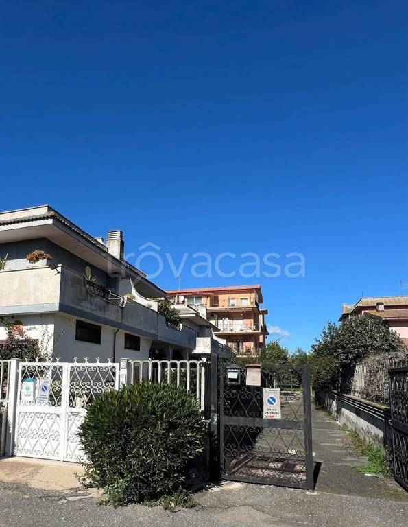 casa indipendente in vendita a Ladispoli