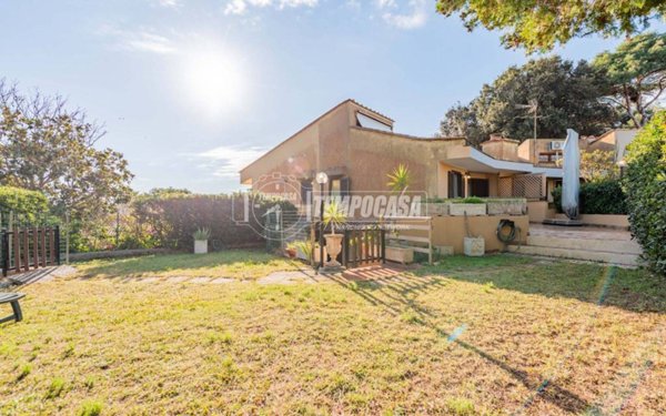 casa indipendente in vendita a Ladispoli in zona Marina di San Nicola