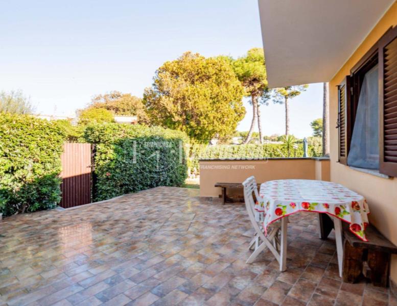 casa indipendente in vendita a Ladispoli in zona Marina di San Nicola