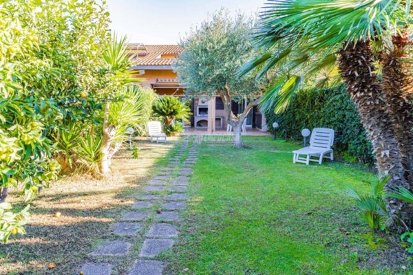 casa indipendente in vendita a Ladispoli