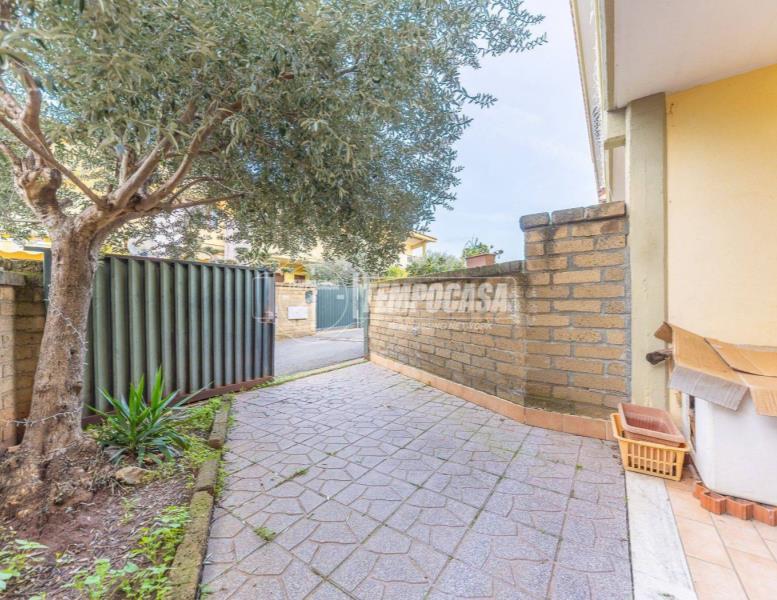 casa indipendente in vendita a Ladispoli