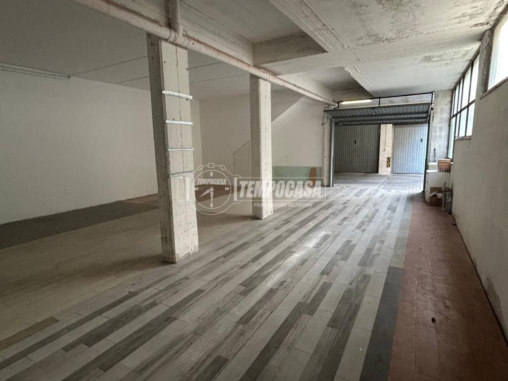 locale di sgombero in vendita a Ladispoli