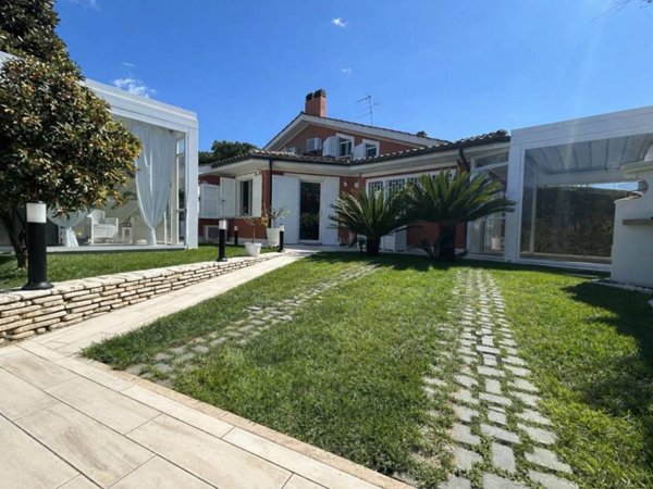 casa indipendente in vendita a Ladispoli in zona Marina di San Nicola