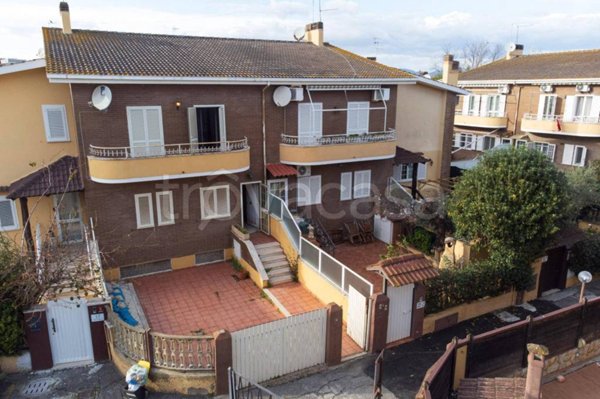 casa indipendente in vendita a Ladispoli